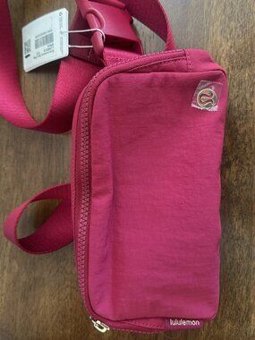 NWT Lululemon Athletica Everywhere Bag Red